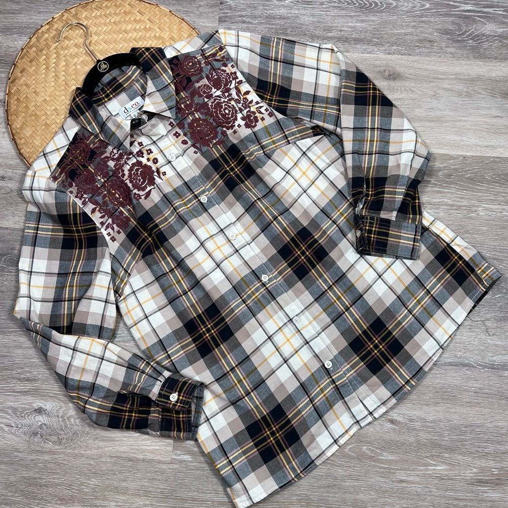 Denim &‎ co embroidered plaid button down shirt